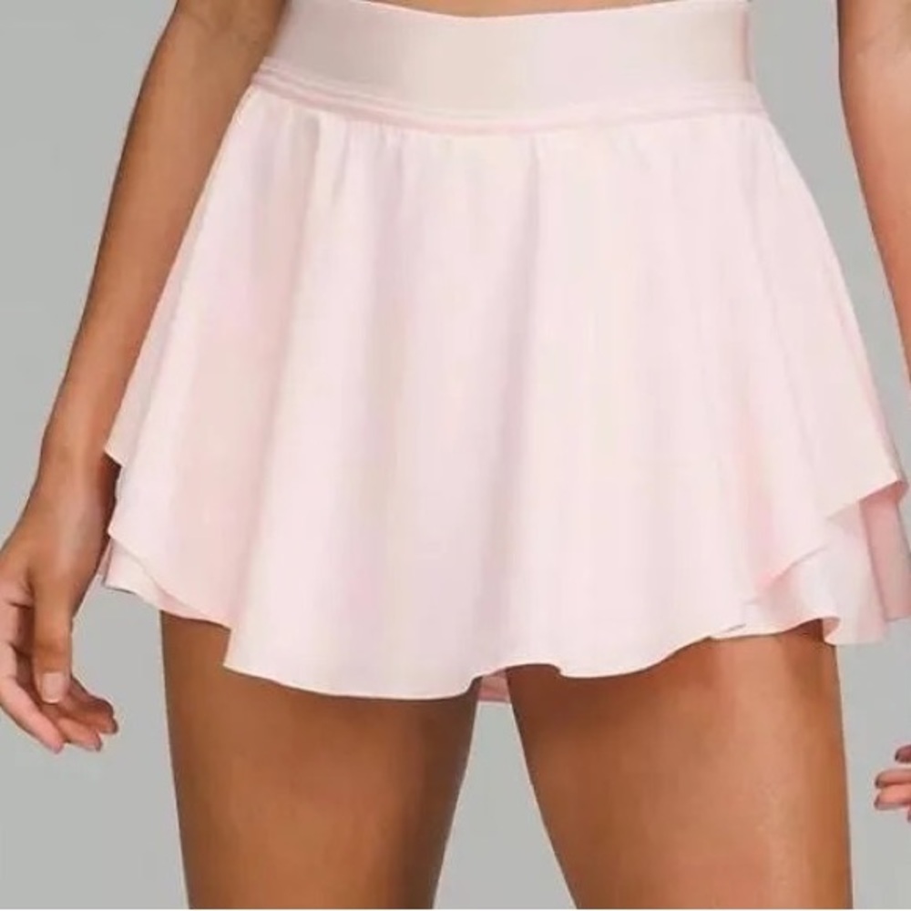 Lululemon court rival skirt “strawberry milkshake”